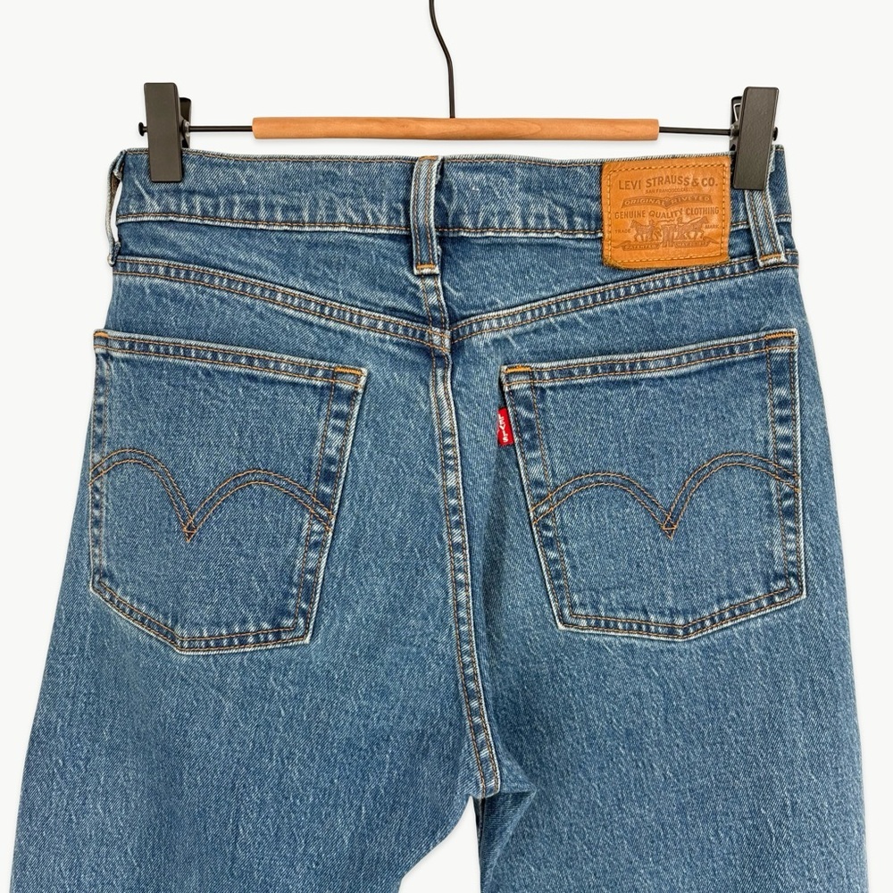 Levi’s Premium Wedgie Straight Ankle Jeans Size 26x26 Medium Wash High Rise - Picture 9 of 12